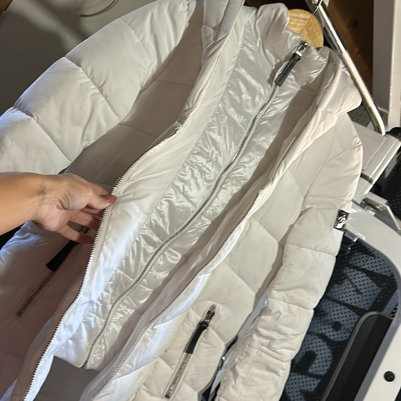 white calvin klein long puffer coat size small, with detachable faux fur hood - Picture 6 of 13